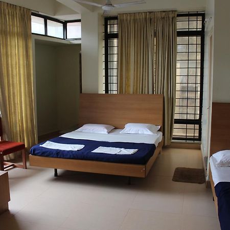 Hotel Suvarn Mandir 벨가움 외부 사진