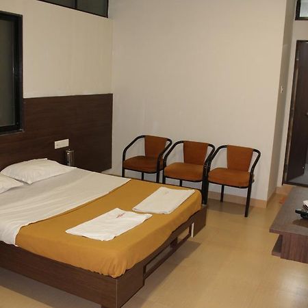 Hotel Suvarn Mandir 벨가움 외부 사진