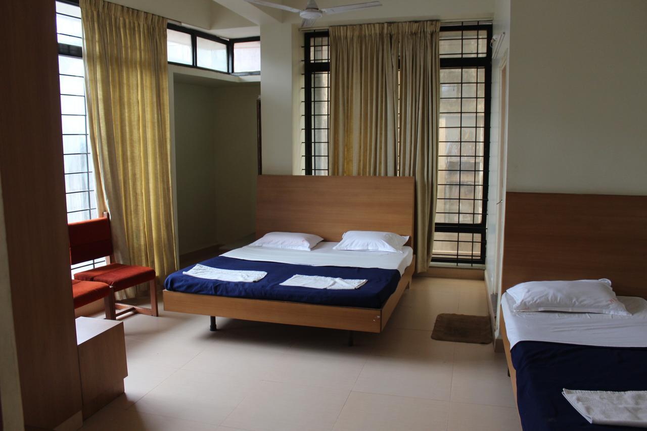 Hotel Suvarn Mandir 벨가움 외부 사진