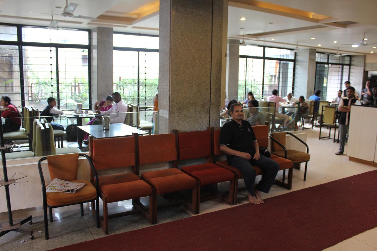 Hotel Suvarn Mandir 벨가움 외부 사진