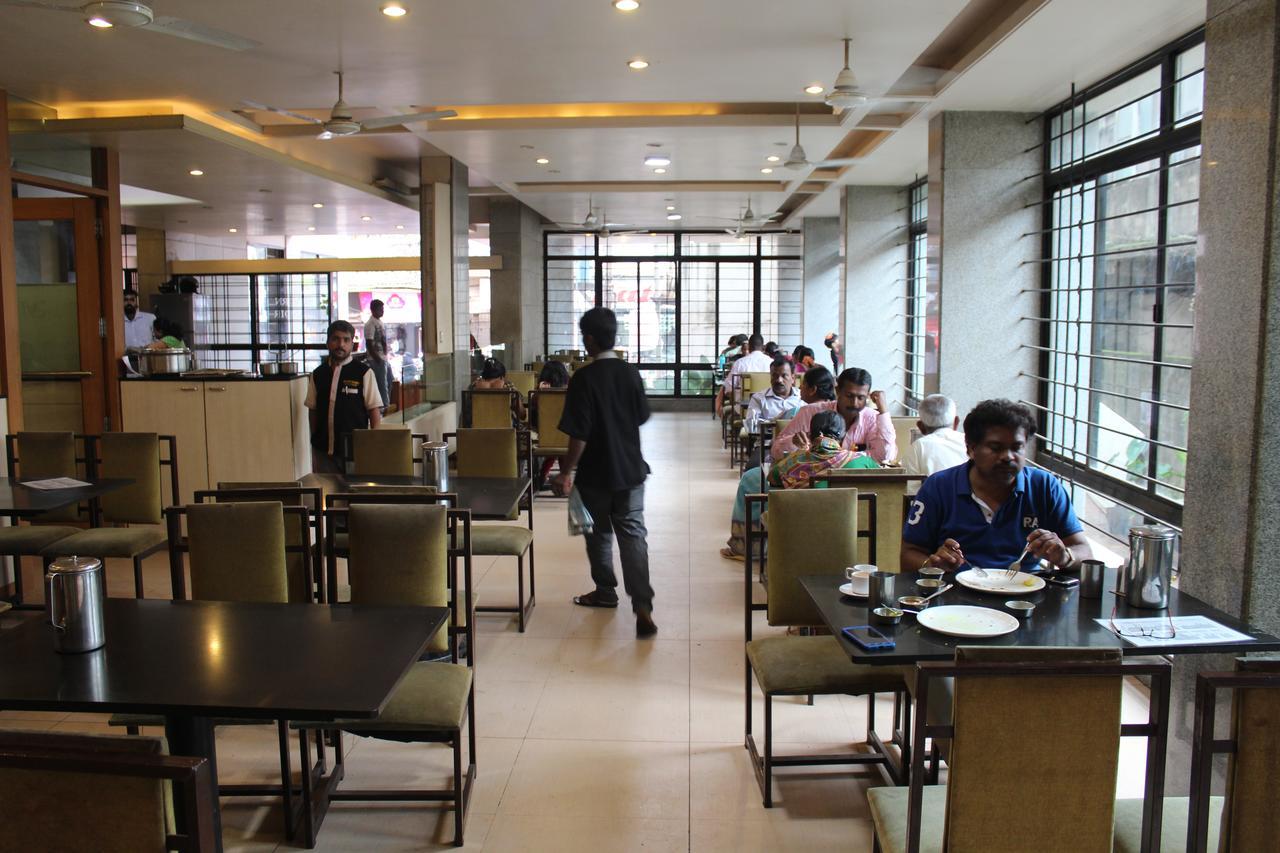 Hotel Suvarn Mandir 벨가움 외부 사진