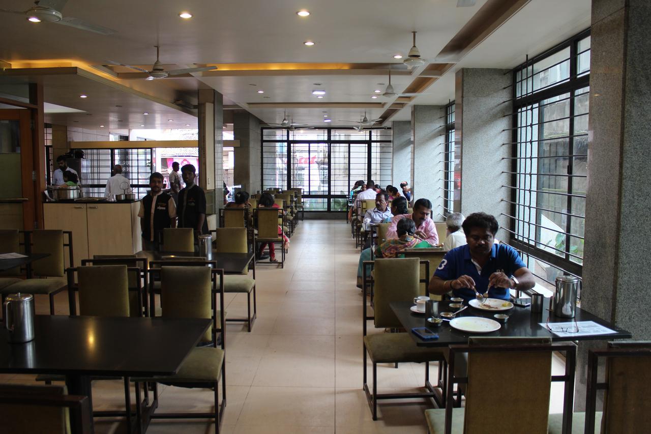 Hotel Suvarn Mandir 벨가움 외부 사진